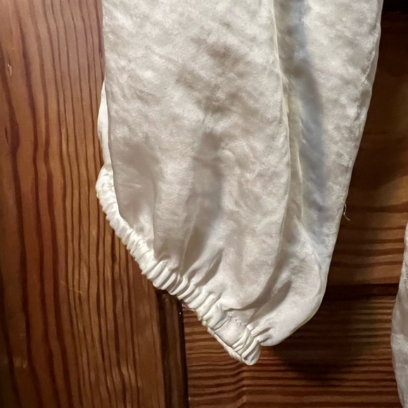 Michael Kors Beige V-Neck Dressy Blouse Top Smocked Low Peplum Waist 1XL - Picture 5 of 7